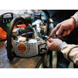 Kuidas hooldada Mootorsaagi: Ülevaade 2-Taktiliste mootorite hooldusest