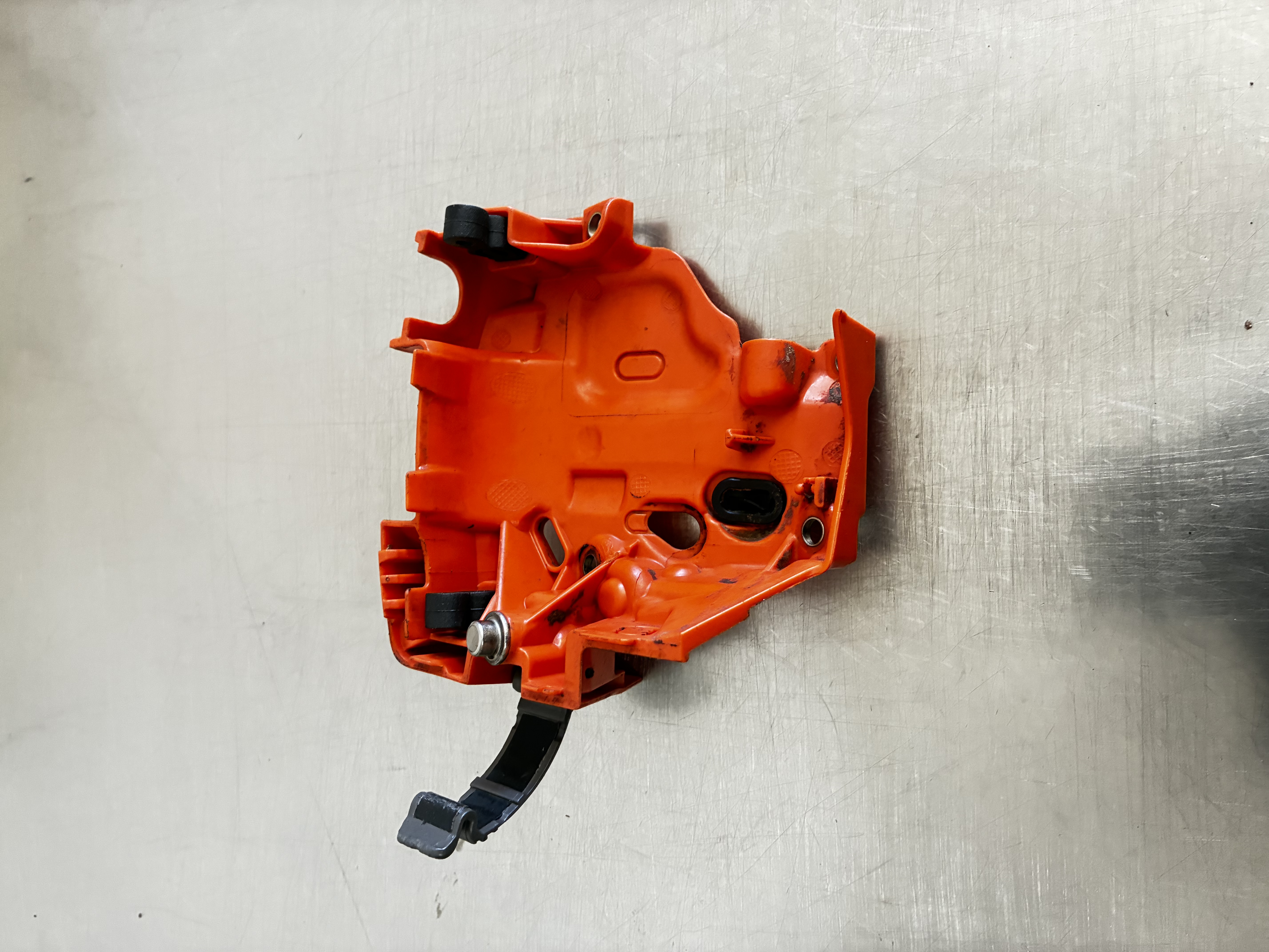 Husqvarna 550XP Karburaati alus